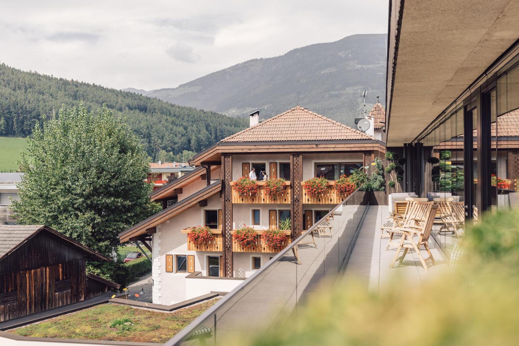 Hotel Restaurant Langgenhof Brunico Exterior foto